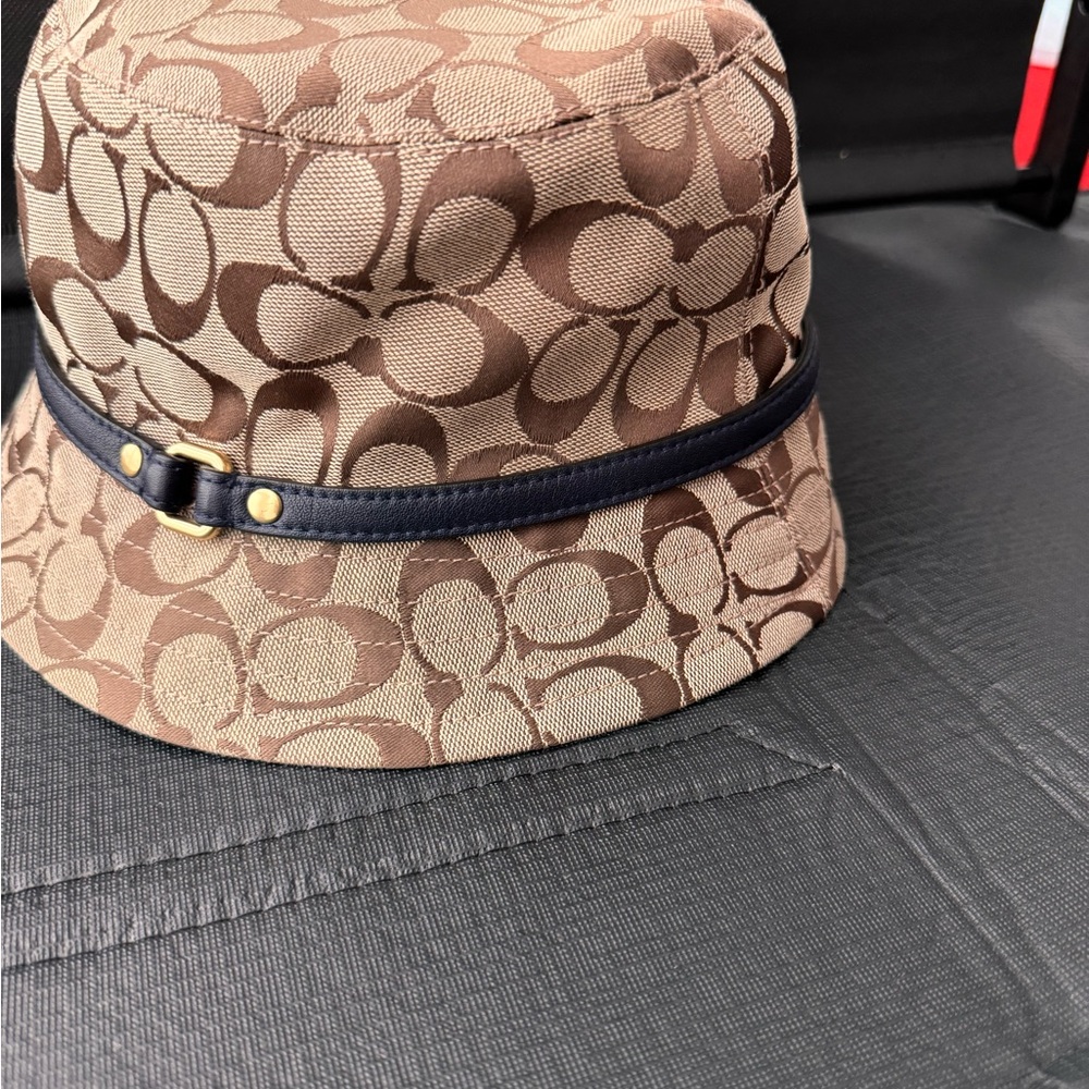 Coach Signature Jacquard Bucket - Picture 4 of 6